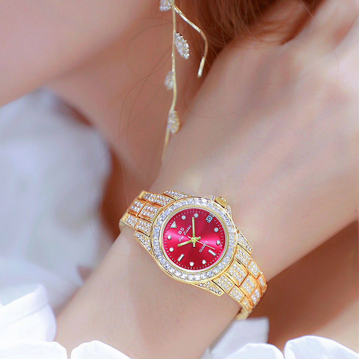 Women’s Luxury Watch With Date Display