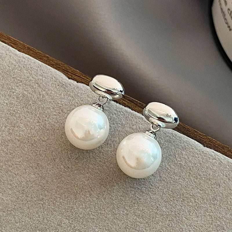 Elegant Pearl Drop Earrings Vintage Style